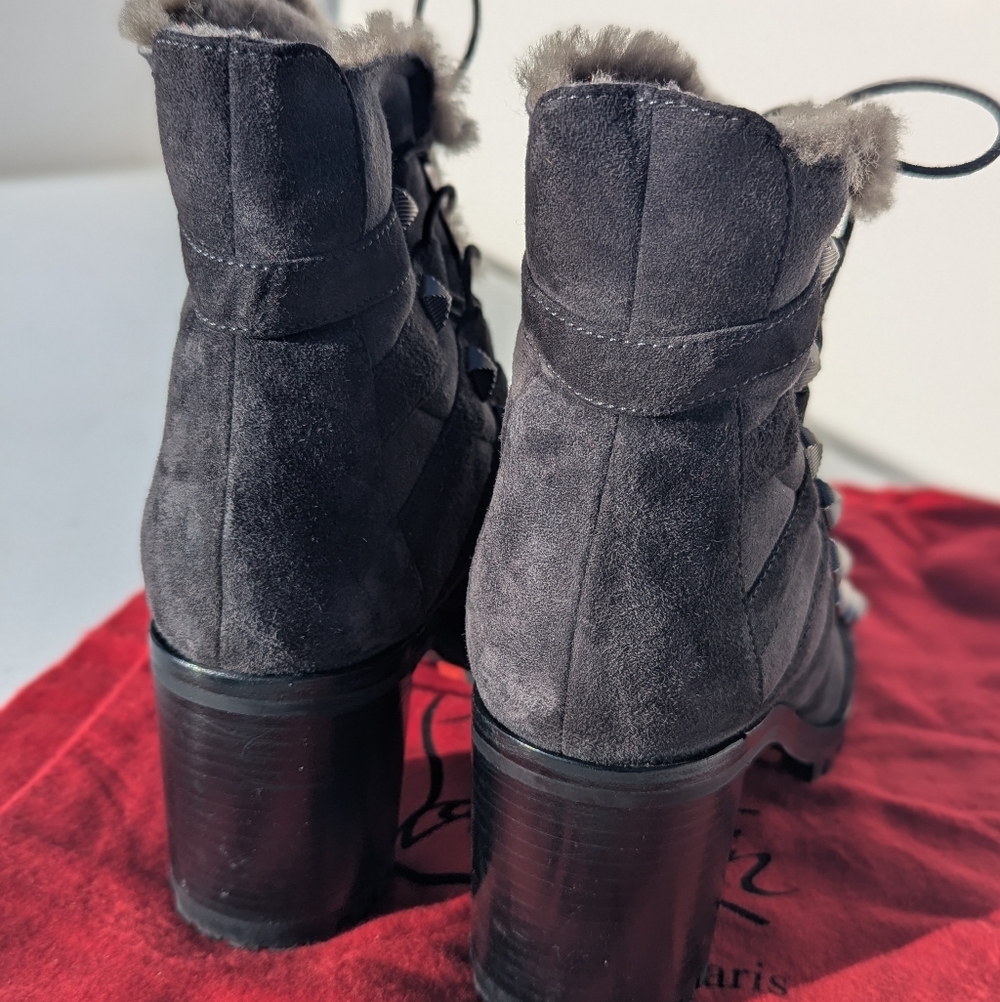 Christian Louboutin | Chaletta Gray Shearling Studded Ankle Boots Fur Lined 39/9 - Picture 10 of 15